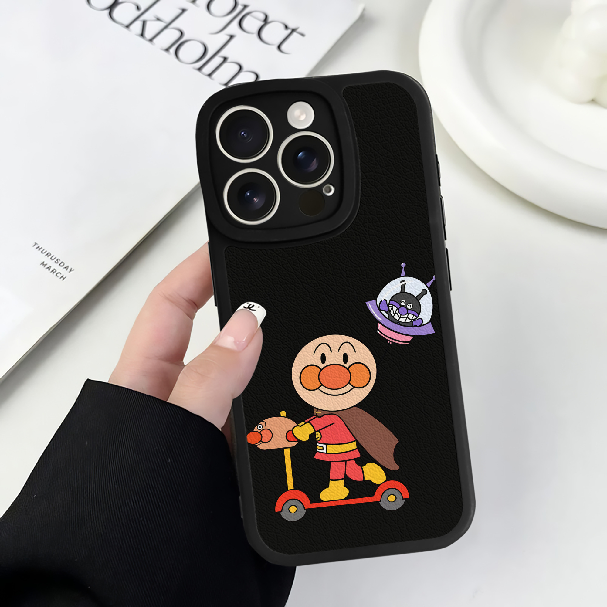 （画像用） アンパンマン Anpanman 【iPhone 16シリーズ対応】シリコンスマホケース（レザー調） 材質：シリコン